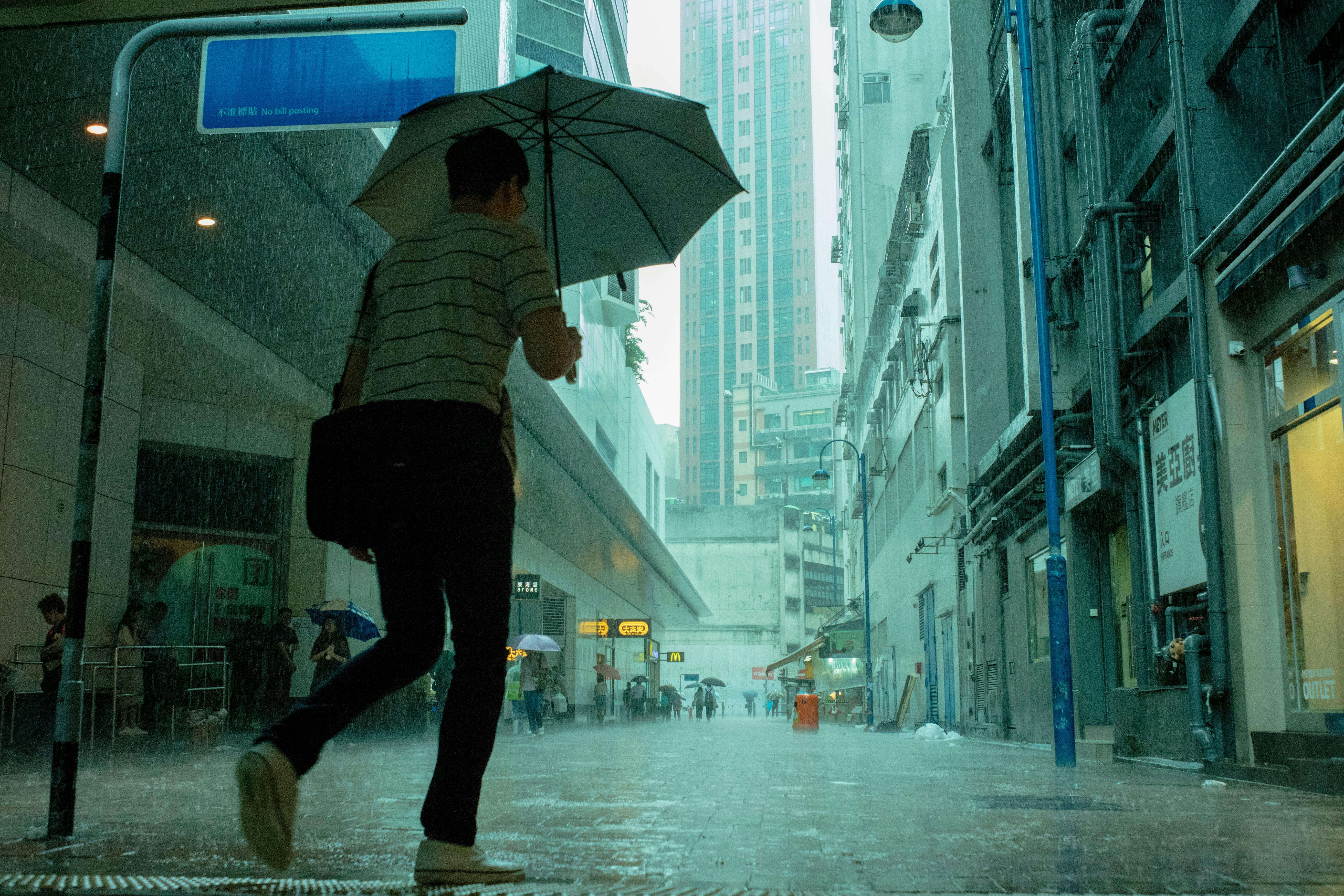 Rain_Umbrella_City_Hong_Kong