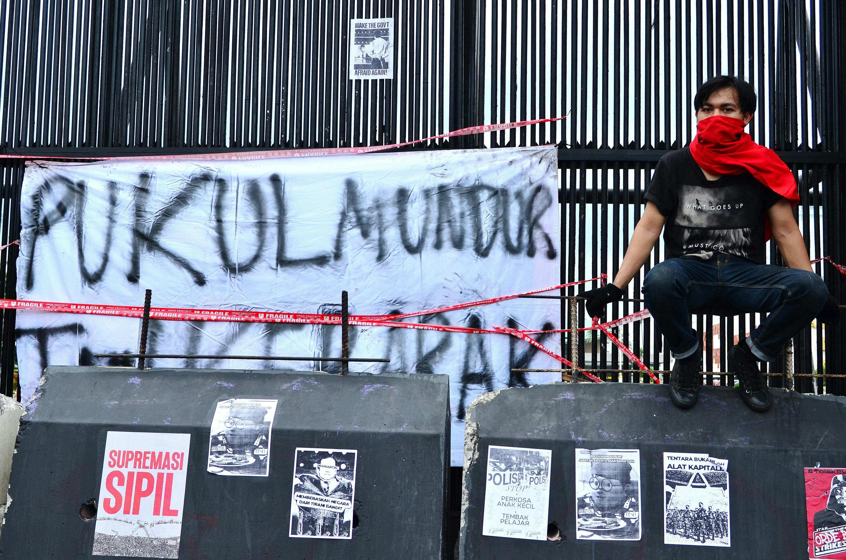 Protester_Jakarta_Indonesia_Social_Media