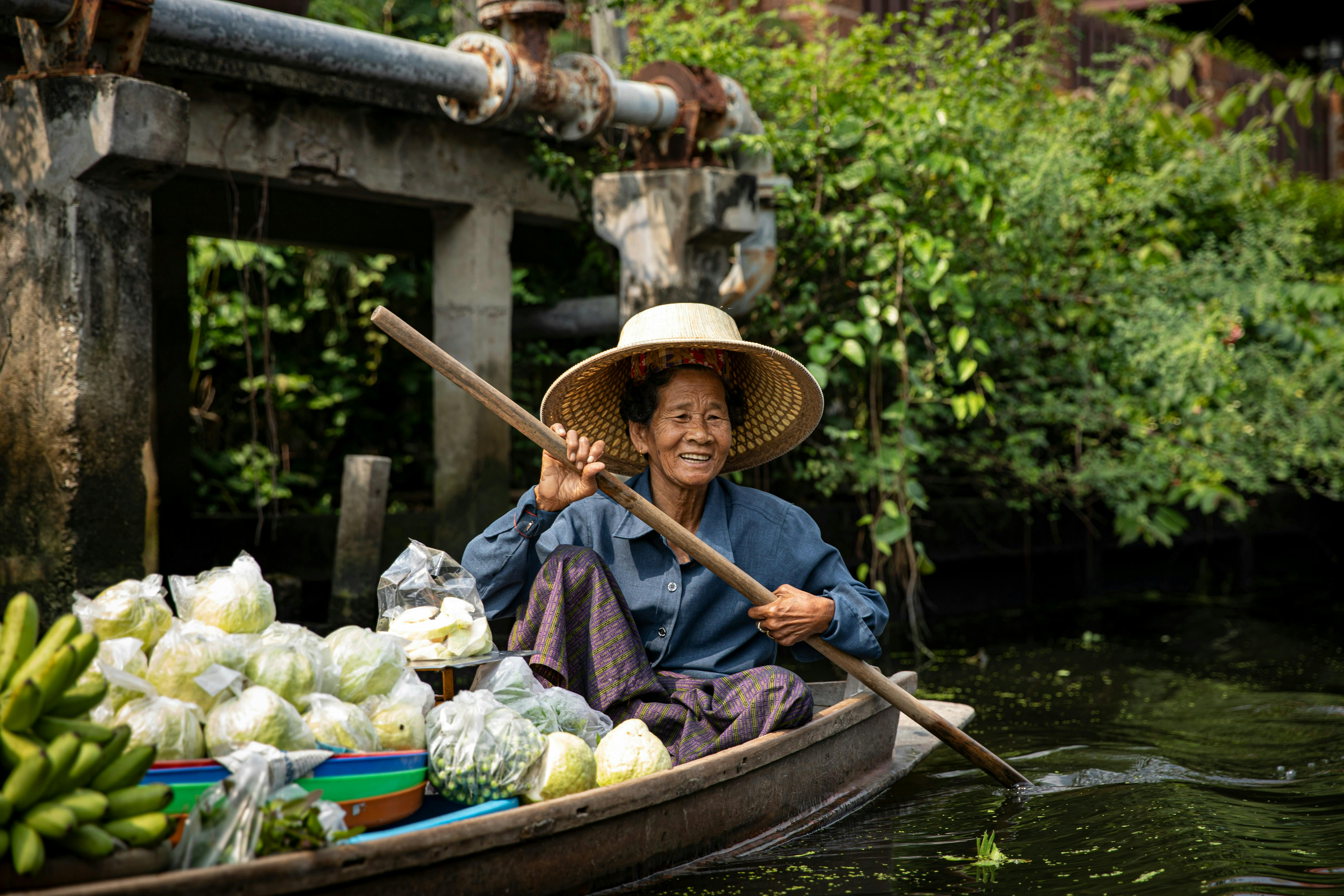 Woman_Farmer_Boat_Thai_Cambodia