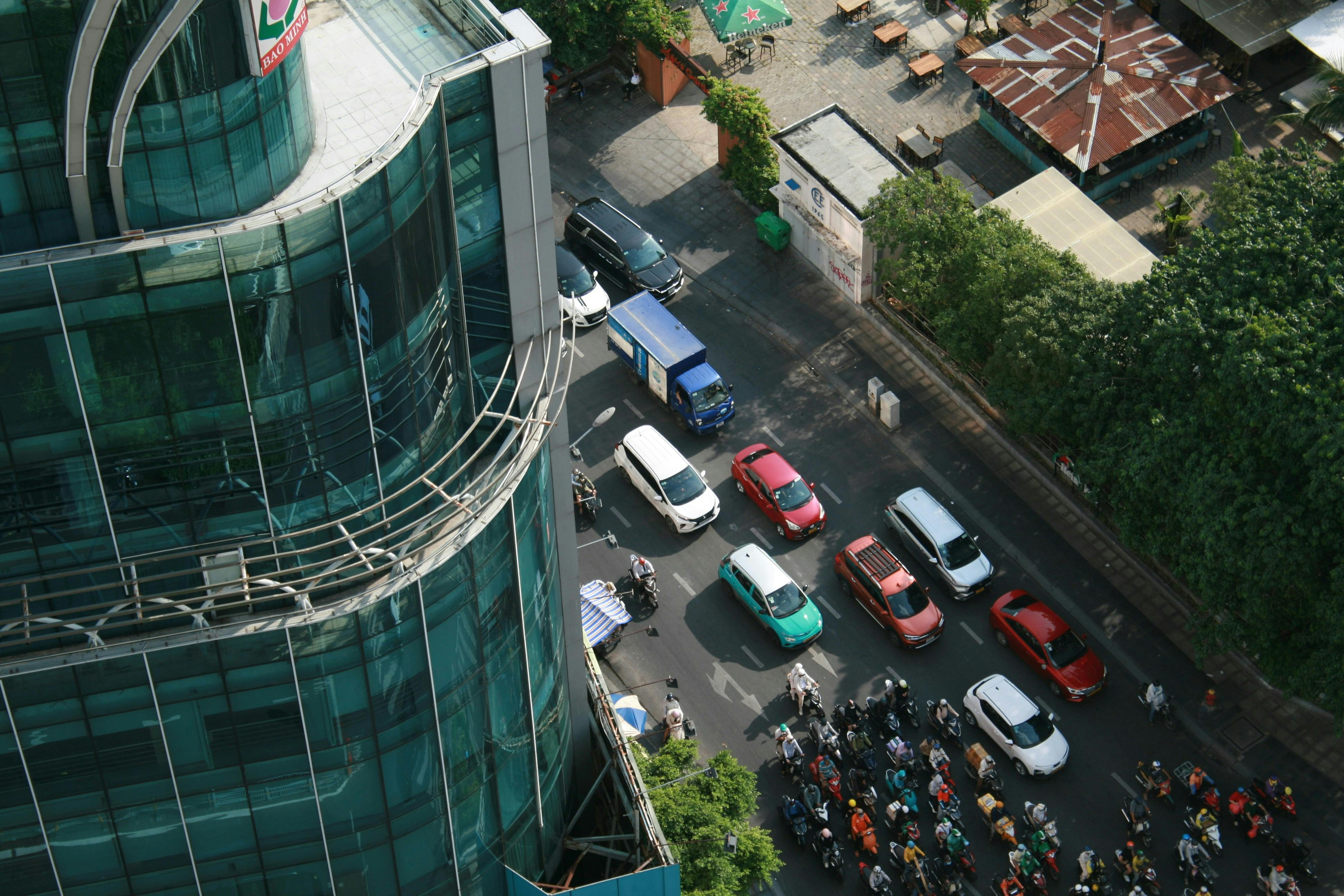 Vietnam proposes environmental fuel tax cuts amid Middle East-driven oil volatility