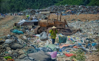 Waste worker vietnam