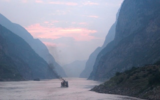 yangtze river at dusk