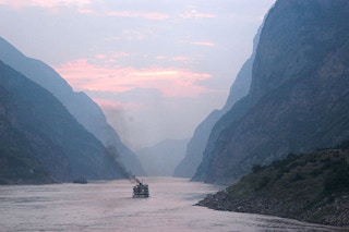 yangtze river at dusk
