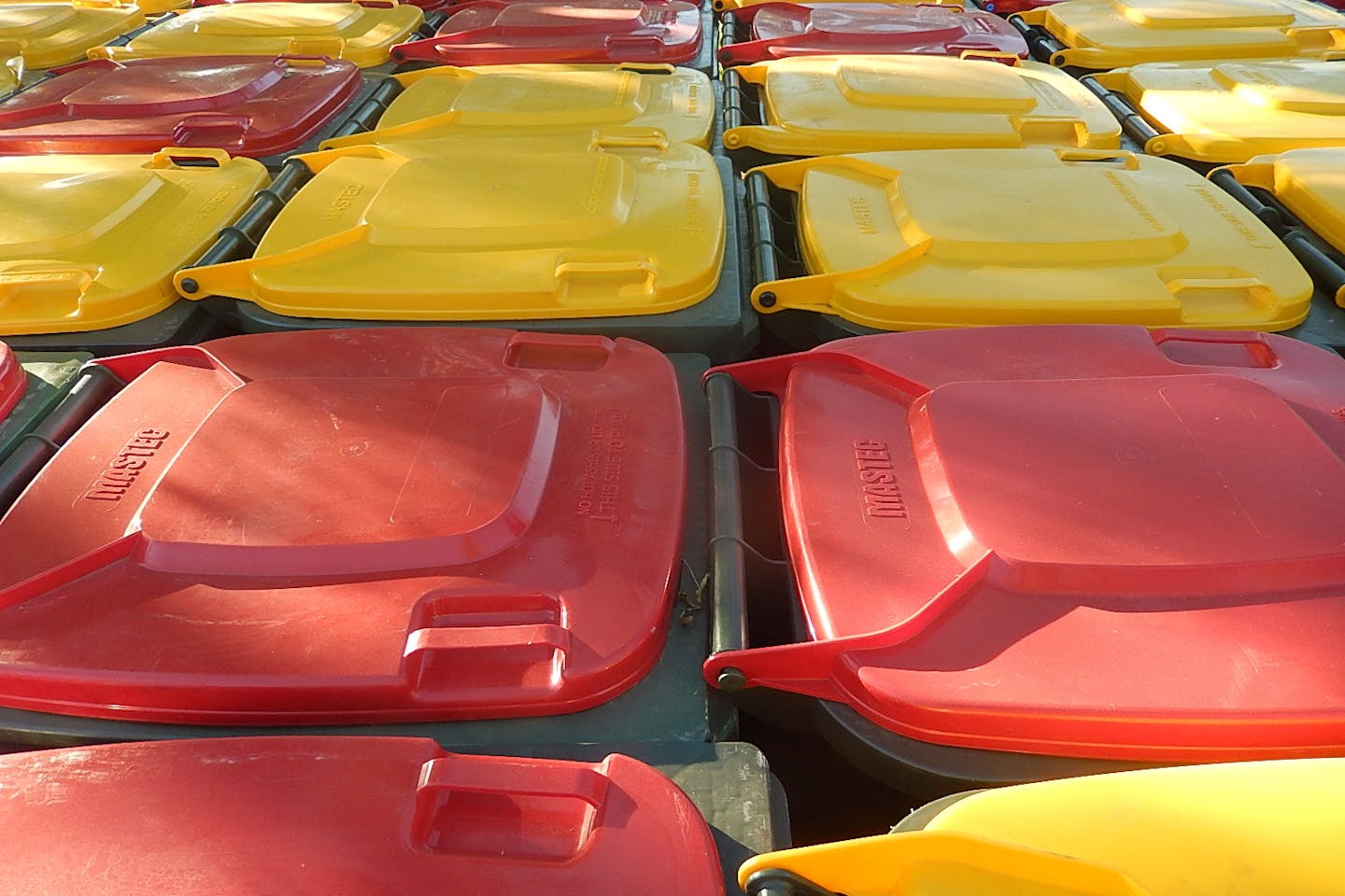 rubbish bins australia