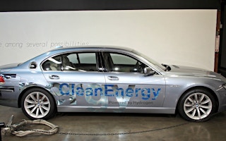 hydrogen-powered BMW