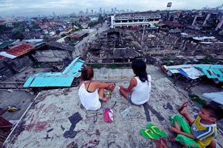 city slum manila
