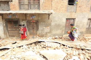Women in the aftermath of the nepal earthquake of 2015