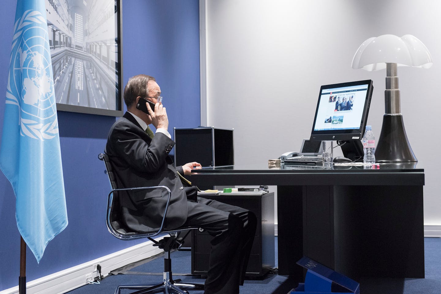 ban ki-moon in his office