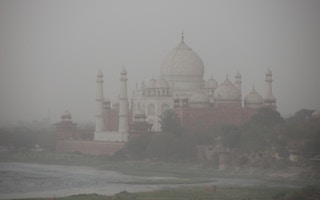 Dust storm Taj Mahal