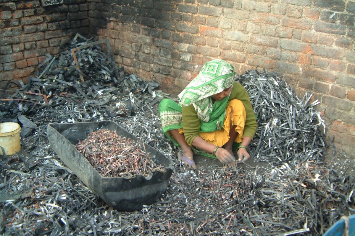 Electronic waste is recycled in appalling conditions in India | News