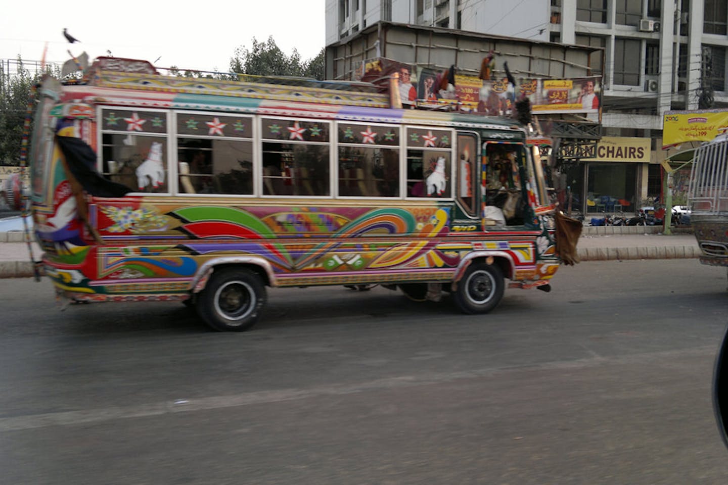 pakistan karachi bus
