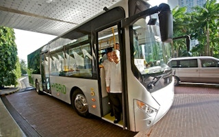 makati hybrid bus