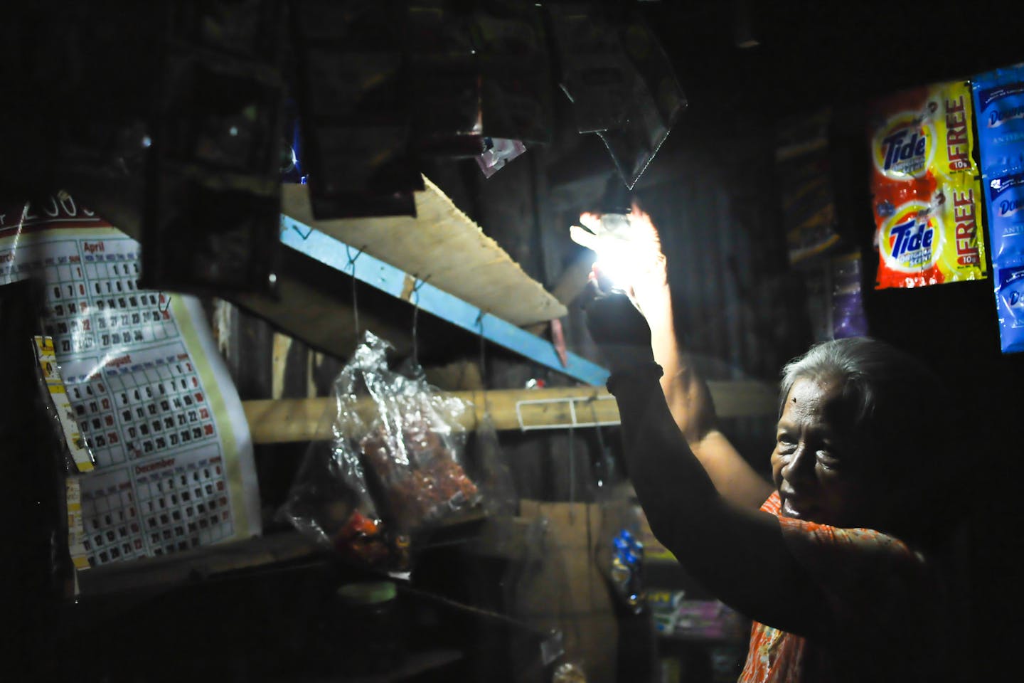tondo shop lightbulb