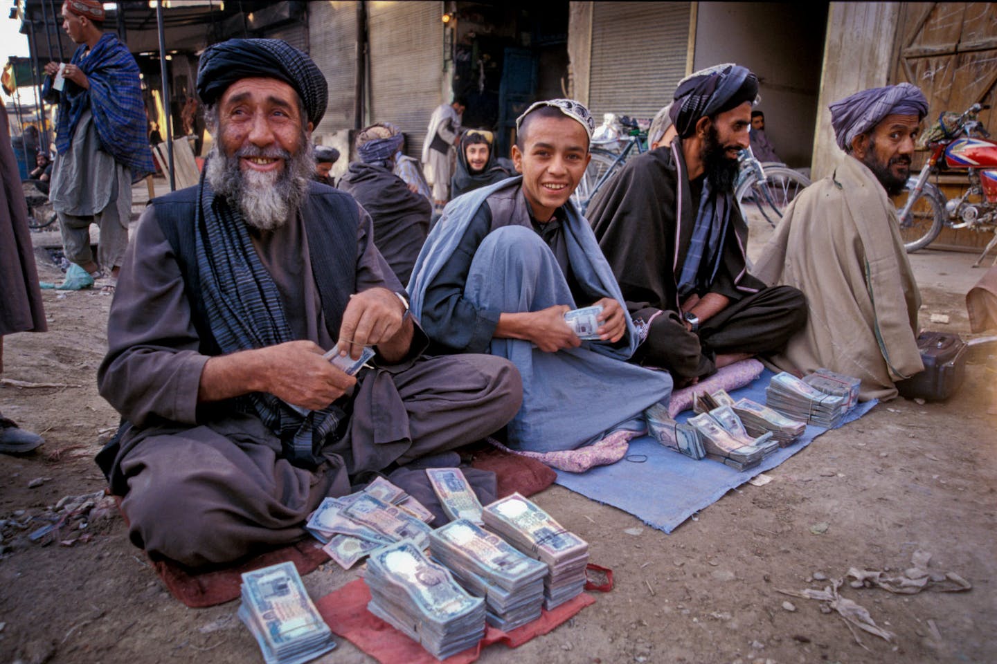 money on street afghanistan