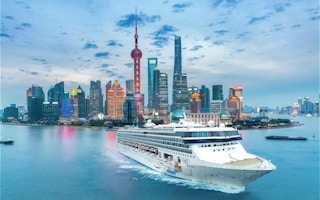 Cruise ship leaves Shanghai