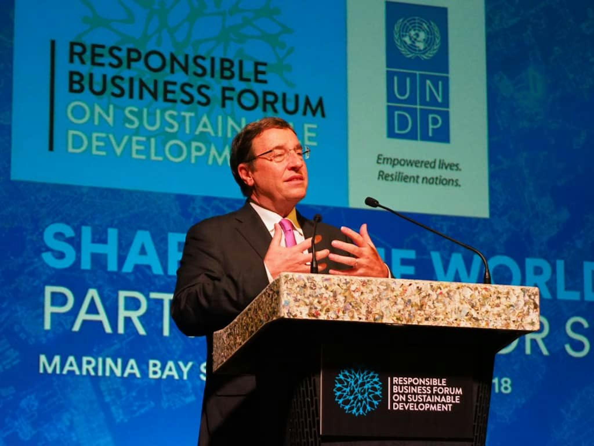 Achim Steiner talking at the Responsible Business Forum in Singapore. Image UNDP Asia Pacific