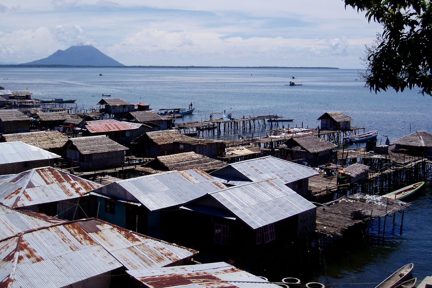 The coastline of Sulawesi, Indonesia, where languages and cultures are threatened by climate change. Anastasia Riehl,