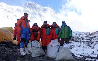 clean up Mt Everest