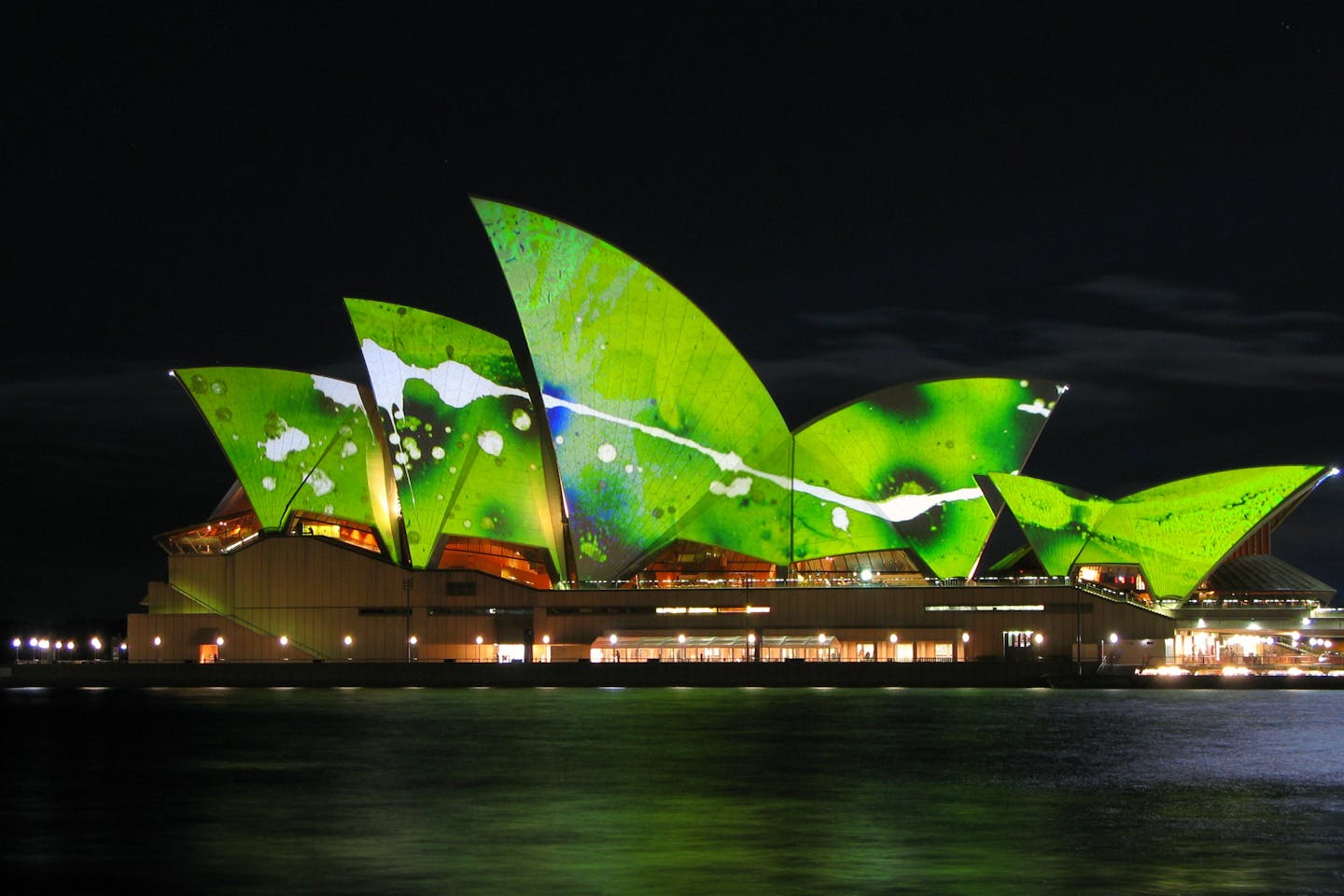 sydney opera house green