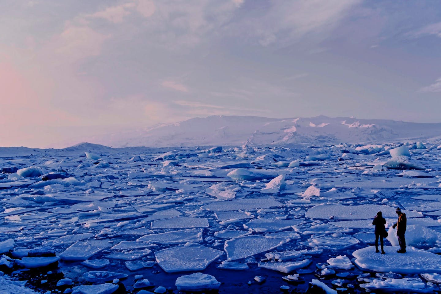 iceland cracks