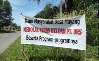 he reasons for the rejection include the absence of meaningful consultation about BRS’s industrial plantation development plans and failute to request or get approval from these communities for the development of an Industrial Timber Estate on community owned land. The socialization arranged by BRS in August 2015 in Air Gantang village involved intimidation by the national police and army.