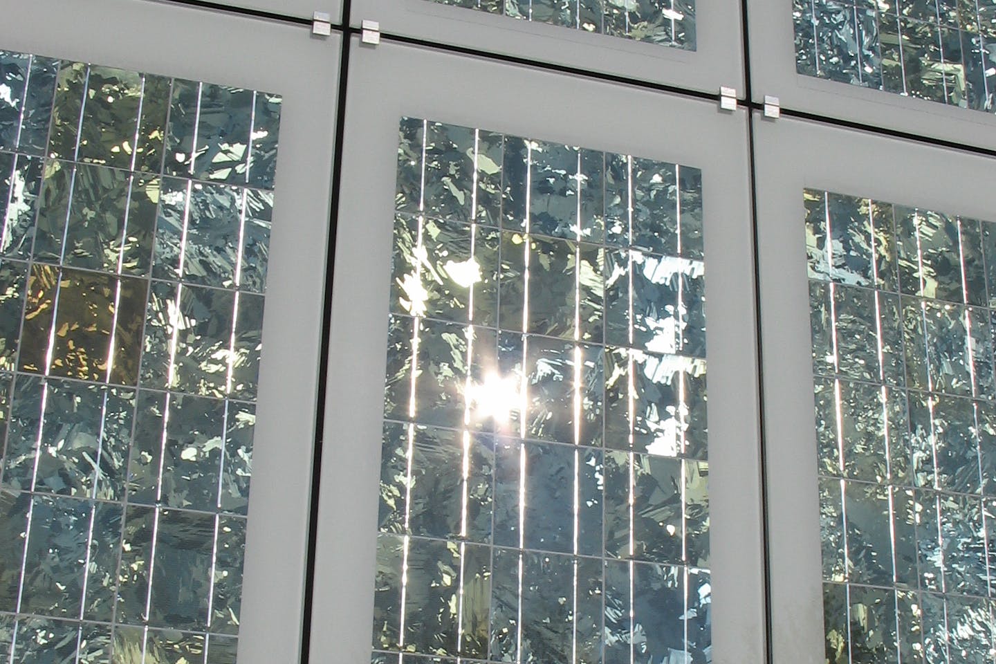Windows that keep the sun out and the power in News EcoBusiness Asia Pacific