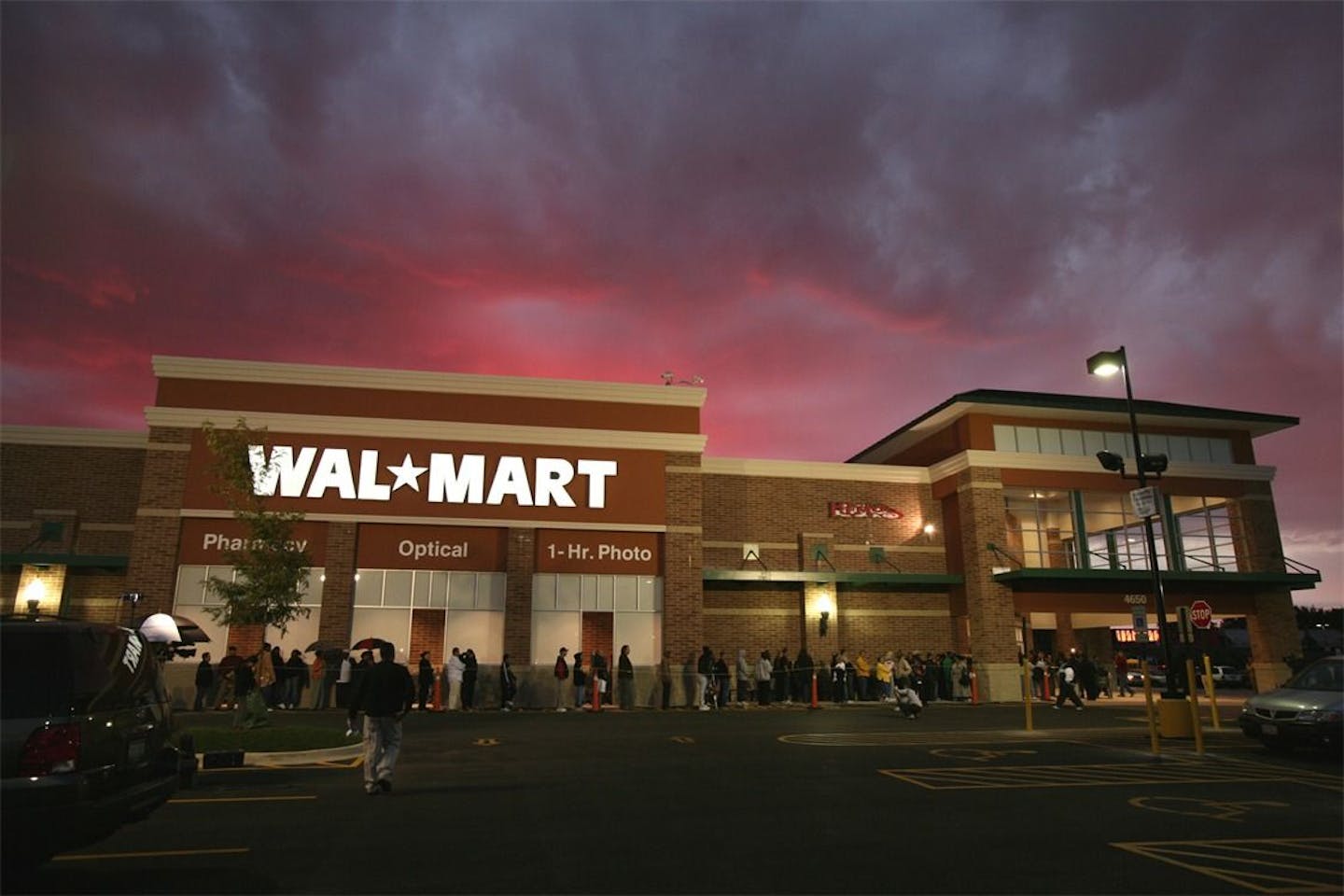 Wal-Mart bans hazardous chemicals