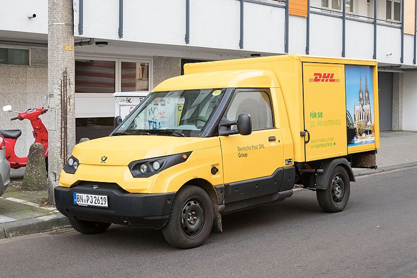 DHL electric delivery vehicle2