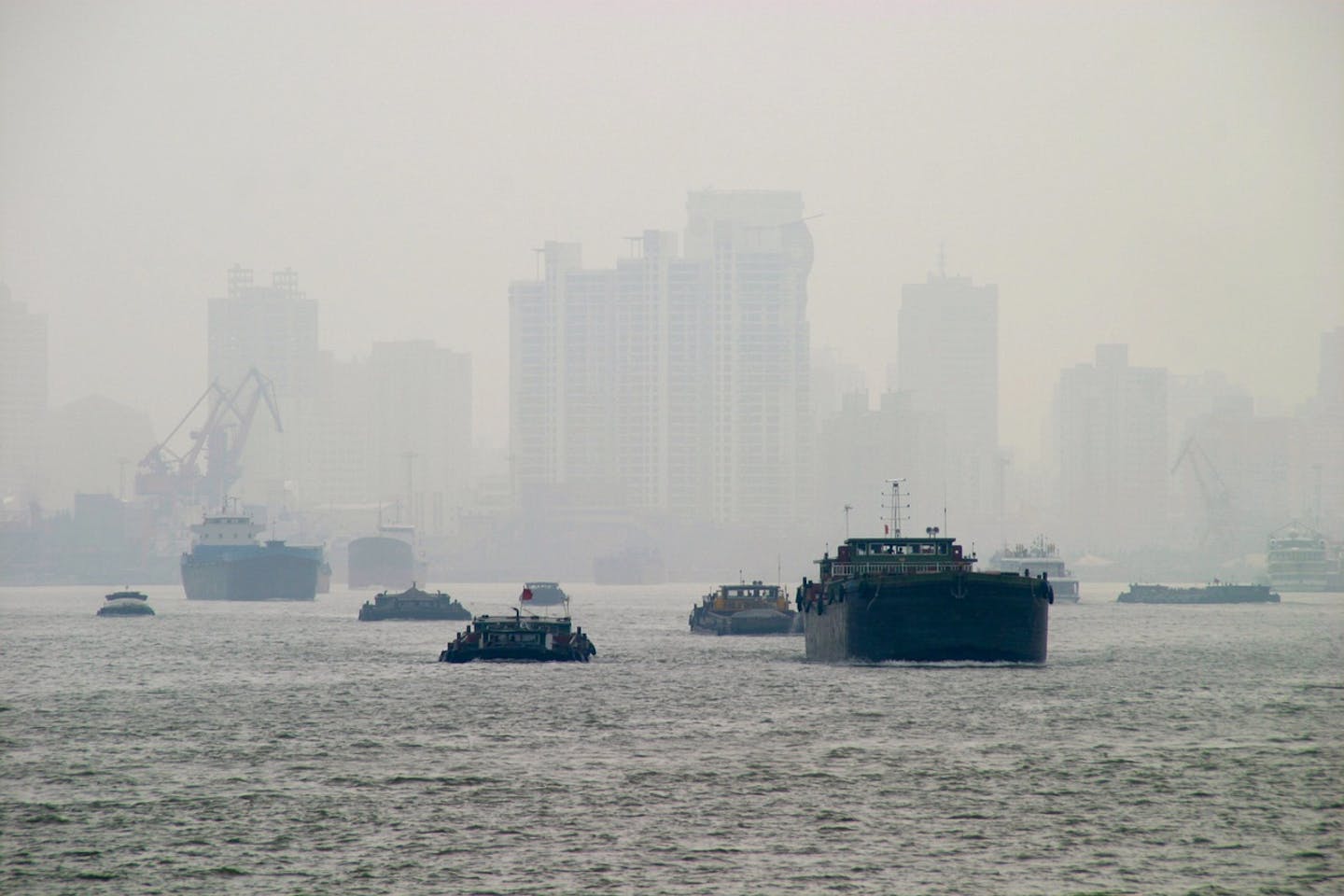 shanghai smog boats