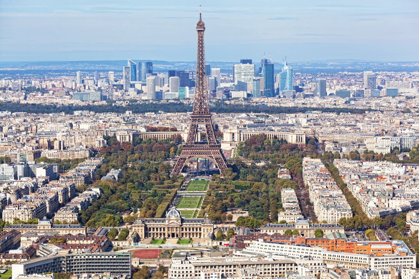 Paris main
