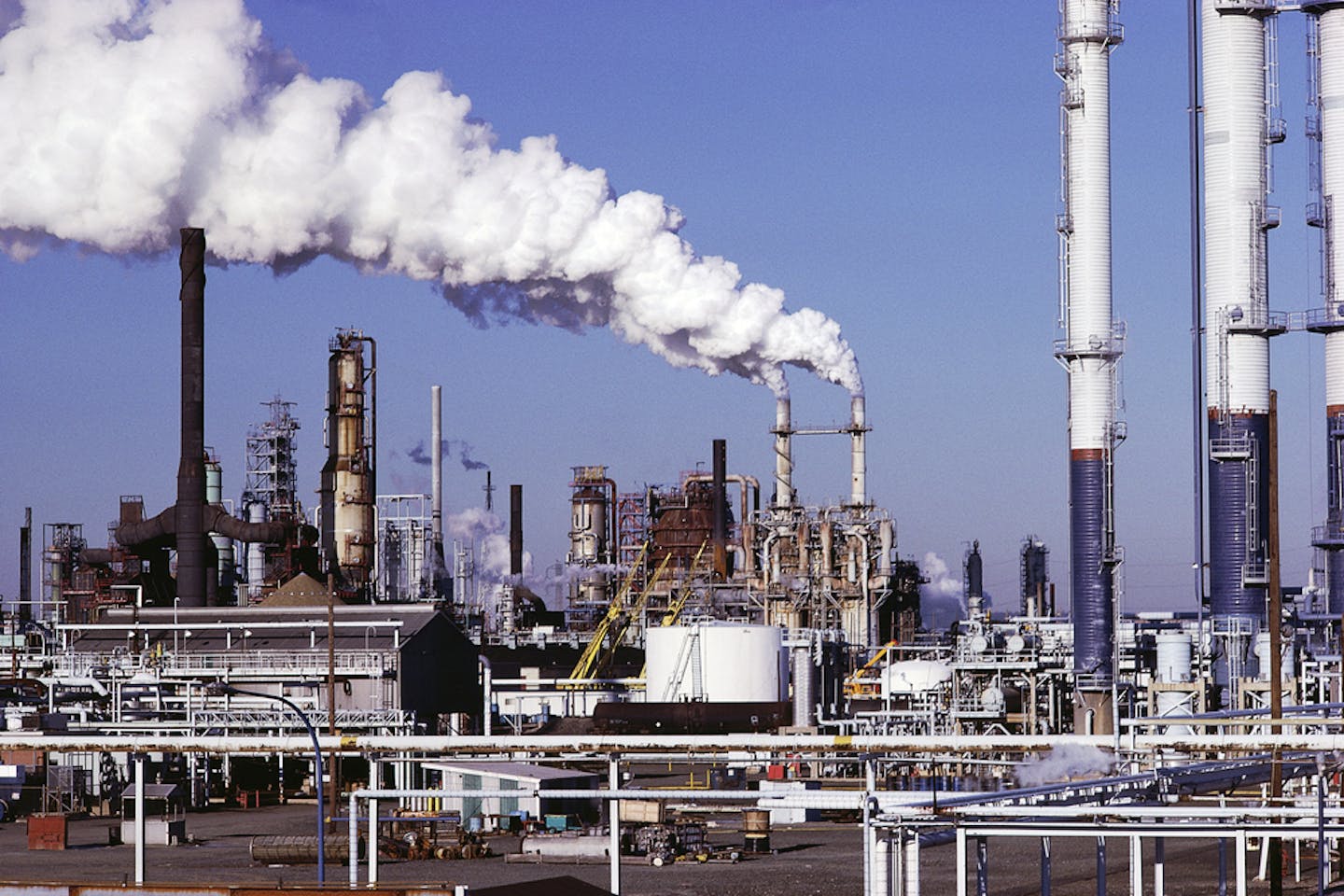 US emissions oil refinery