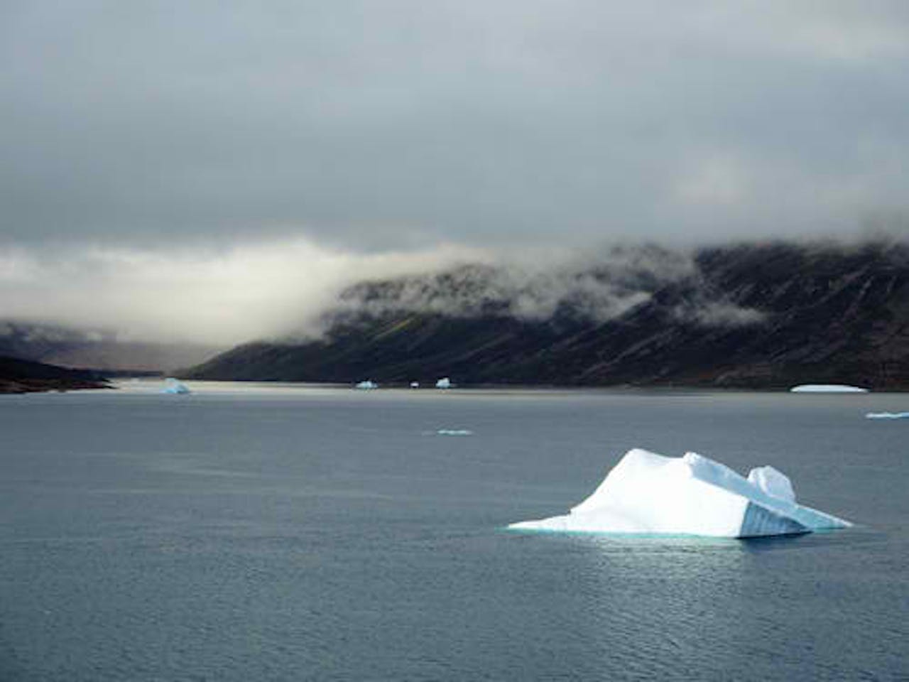 Cloud Blanket Warms Up Melting Icecap News Eco Business Asia Pacific