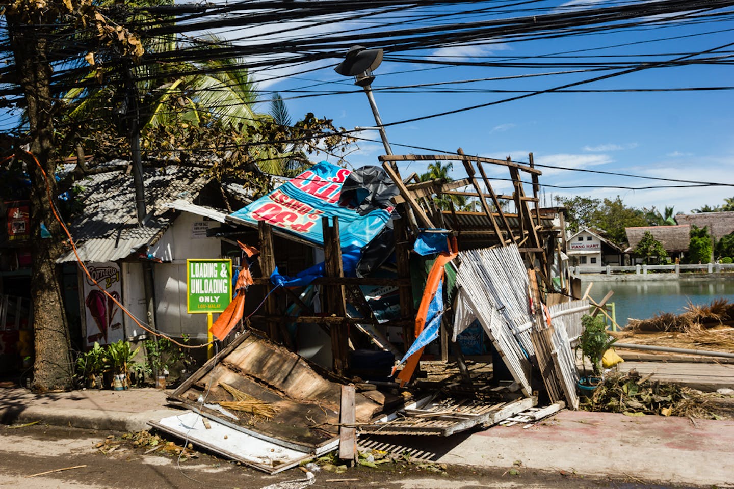 Power lines down after Typhoon Haiyan