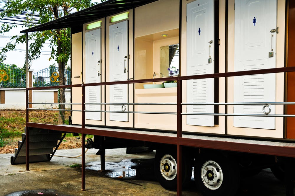 mobile toilet th