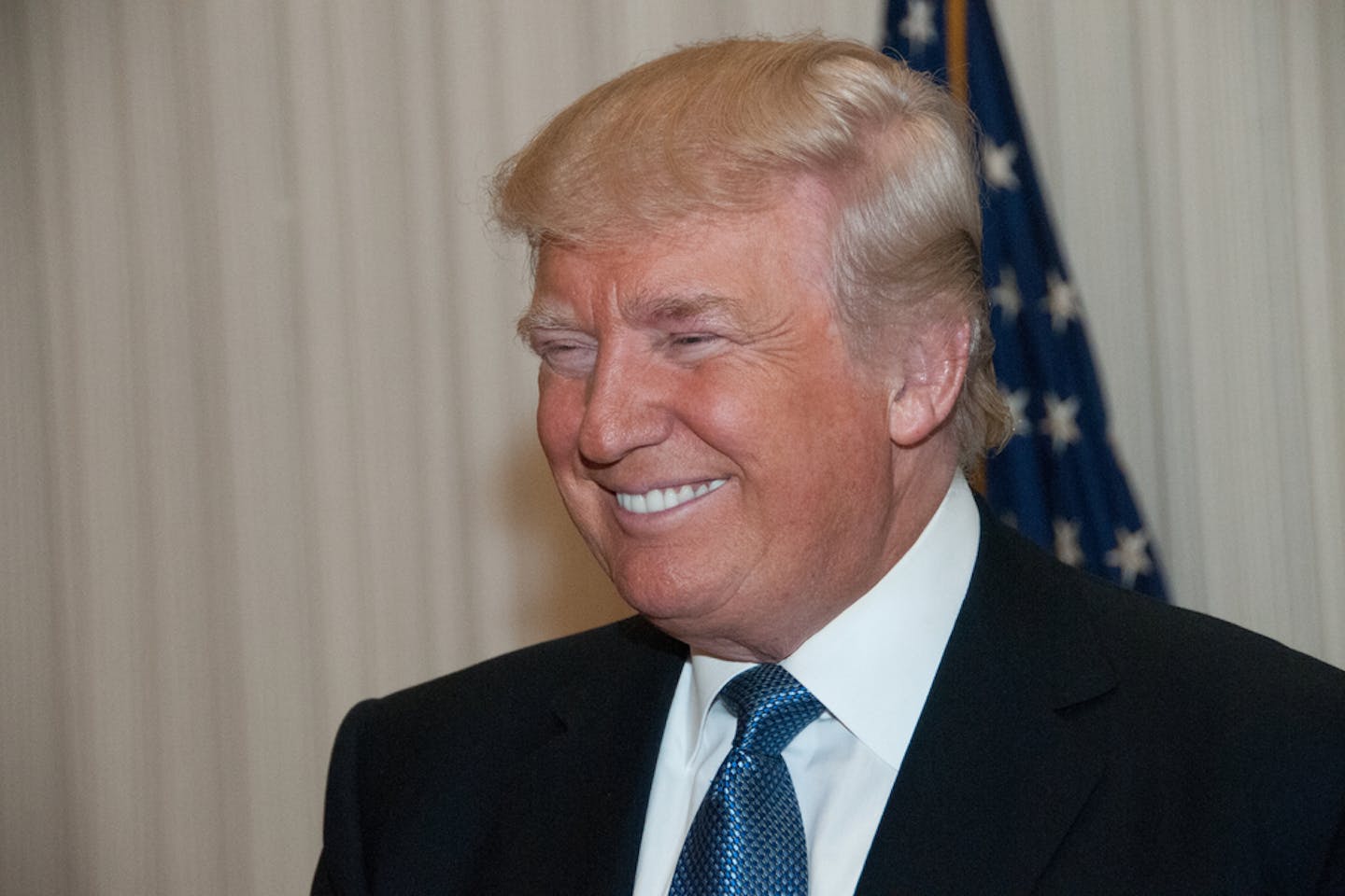 donal trump smiling
