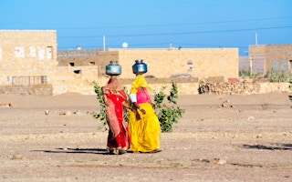 rajasthani women water