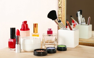 lipstick dressing table
