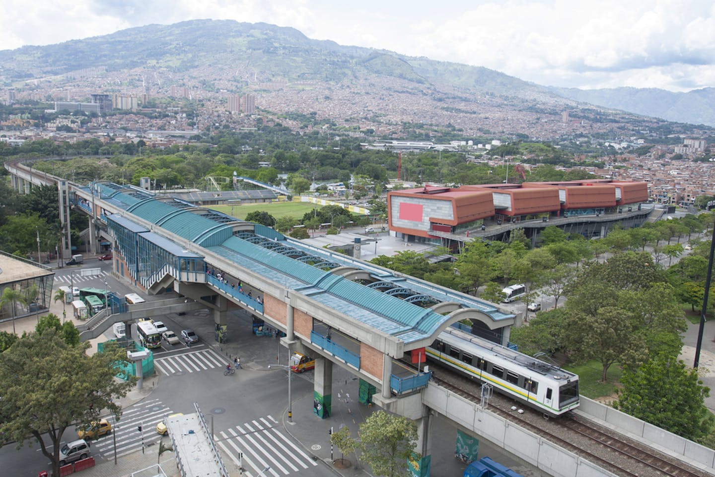 medellin train system