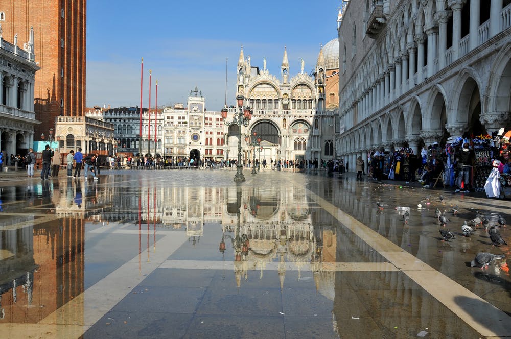 Venice italy sinking