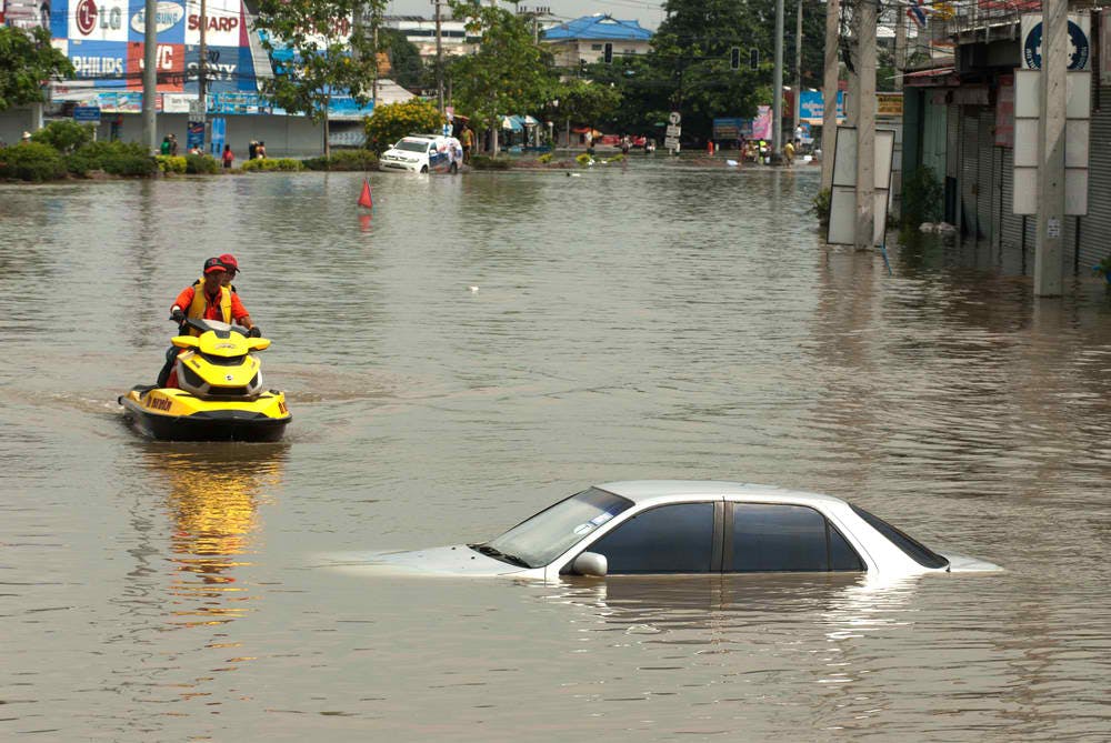 flooded thailand car sunk