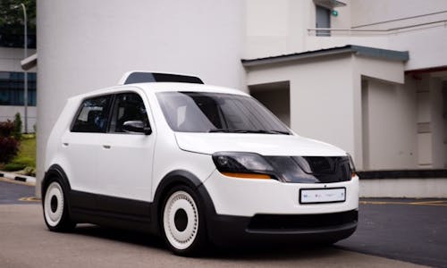 World's first electric taxi for the tropics unveiled