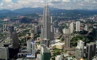 Petronas Towers in KL Daniel Berthold