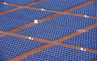 China-Solar-Farm current_com