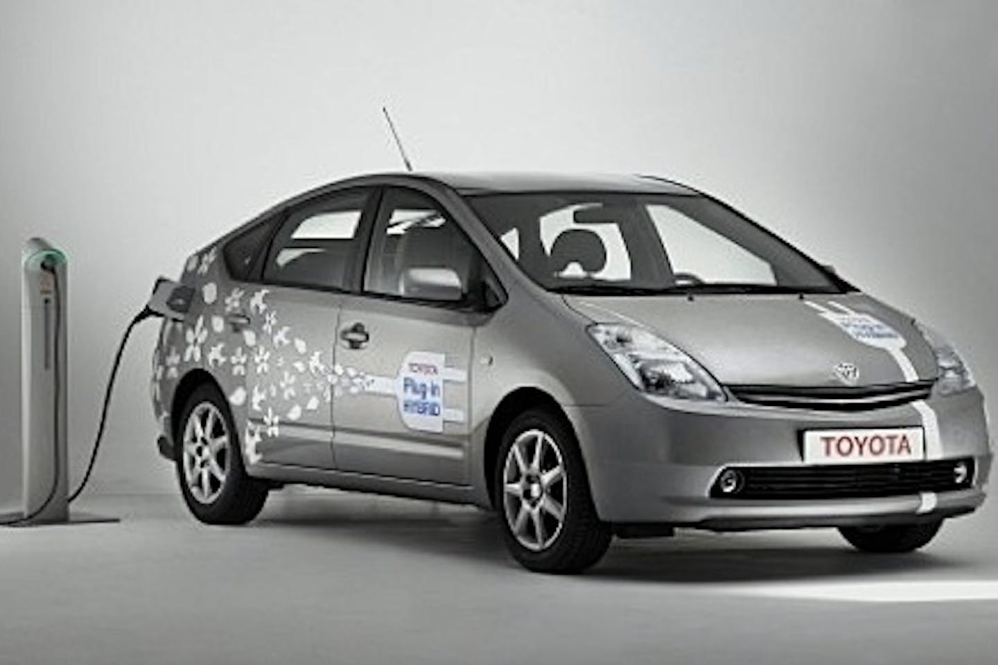 Toyota Aims To Take On Evs With Plug In Prius Hybrid News Eco Business Asia Pacific