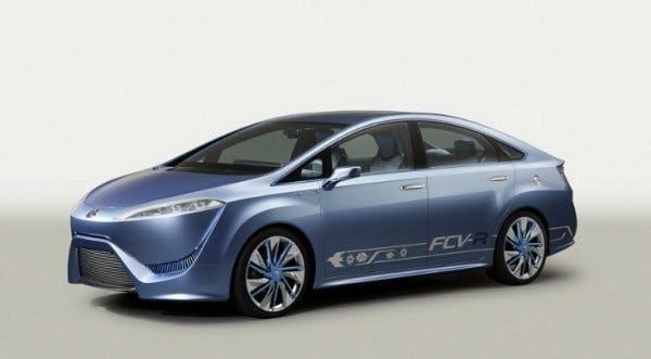 2011-toyota-fcv-r-concept-unveiled-previews-fuel-cell-production-car-in-2015-40402-7