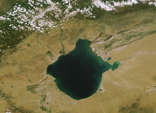 desertification mongolia eosnap_com UV Lake