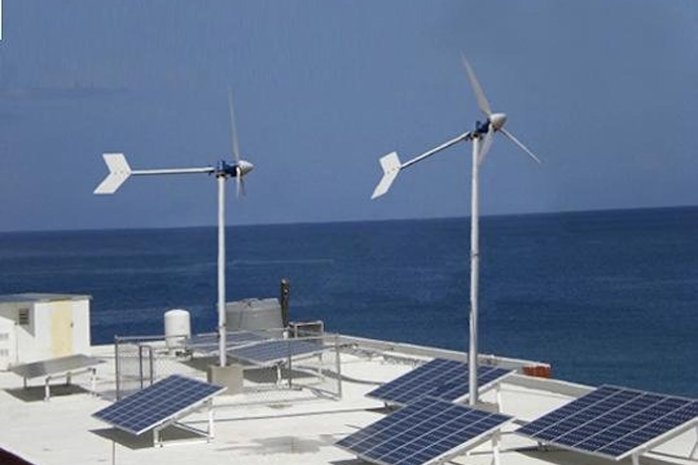 wind_solar_hybrid_system_1300W