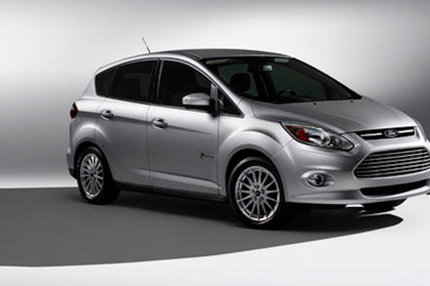 Ford C Max Hybrid Beats Toyota Prius V On Fuel Economy News Eco Business Asia Pacific Ford C Max Hybrid Beats Toyota Prius V On Fuel Economy News Eco Business Asia Pacific