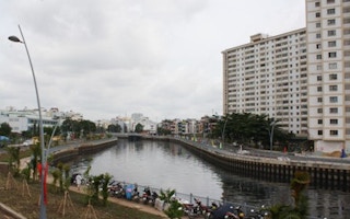 a-view-of-the-canal-from-mieu-noi-apartment-building-516387-nltn-20-8-2012-5a-113cc